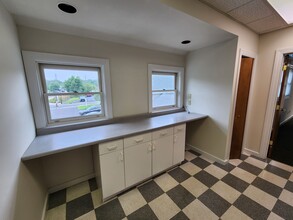 82 Bradley Rd, Madison, CT for lease Interior Photo- Image 2 of 4