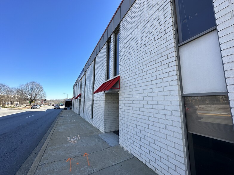 500 E North St, Greenville, SC for lease - Building Photo - Image 2 of 3