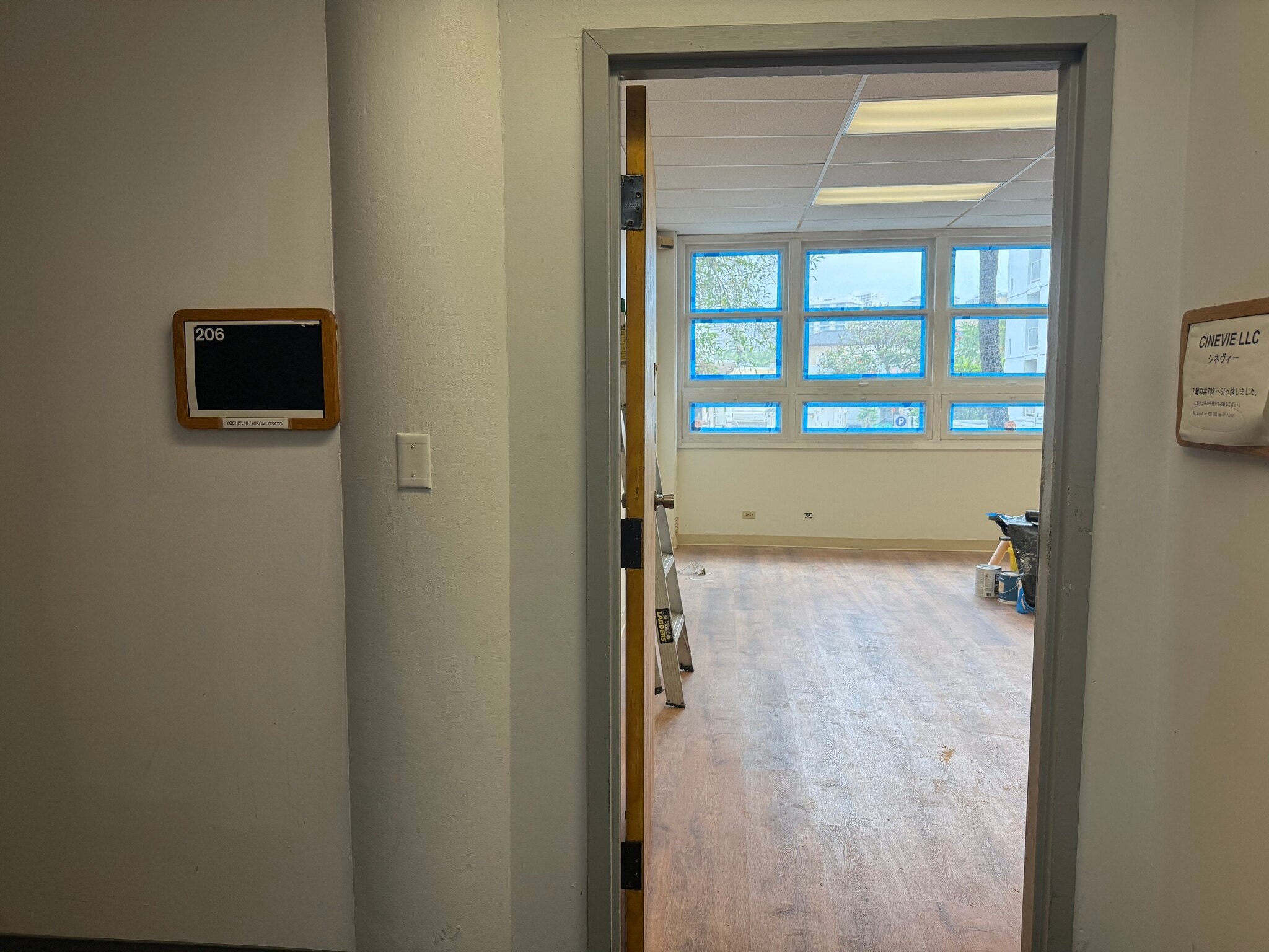 307 Lewers St, Honolulu, HI for lease Interior Photo- Image 1 of 11