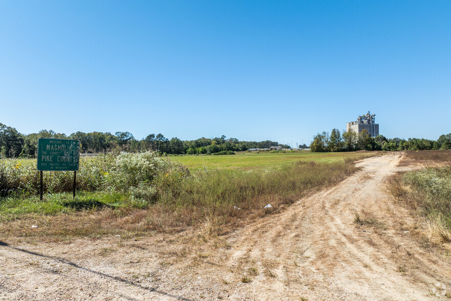 Highway 51 U.S. Highway 51, Magnolia, MS for sale - Building Photo - Image 1 of 20