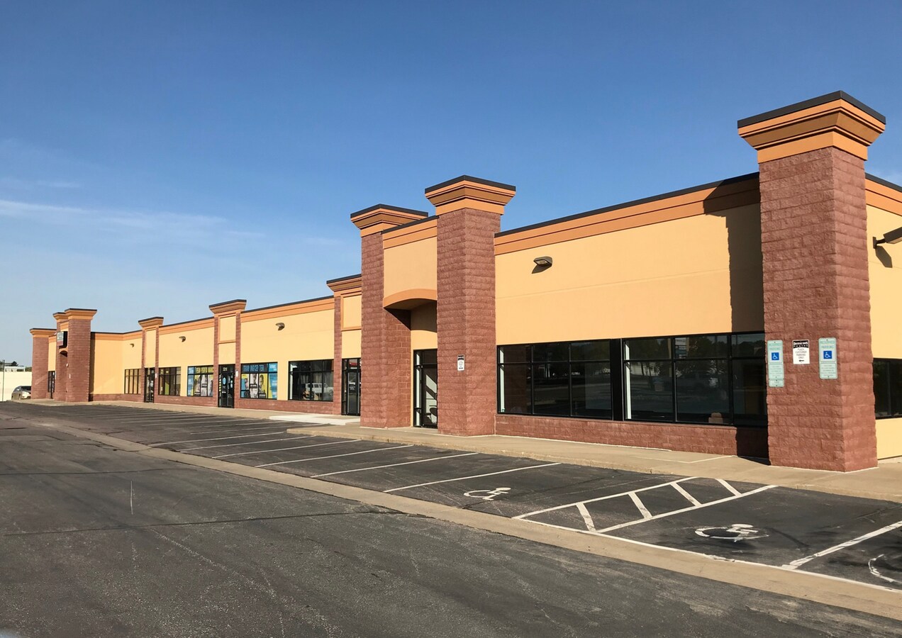 3202 E 10th St, Sioux Falls, SD 57103 Dacotah Town Centre