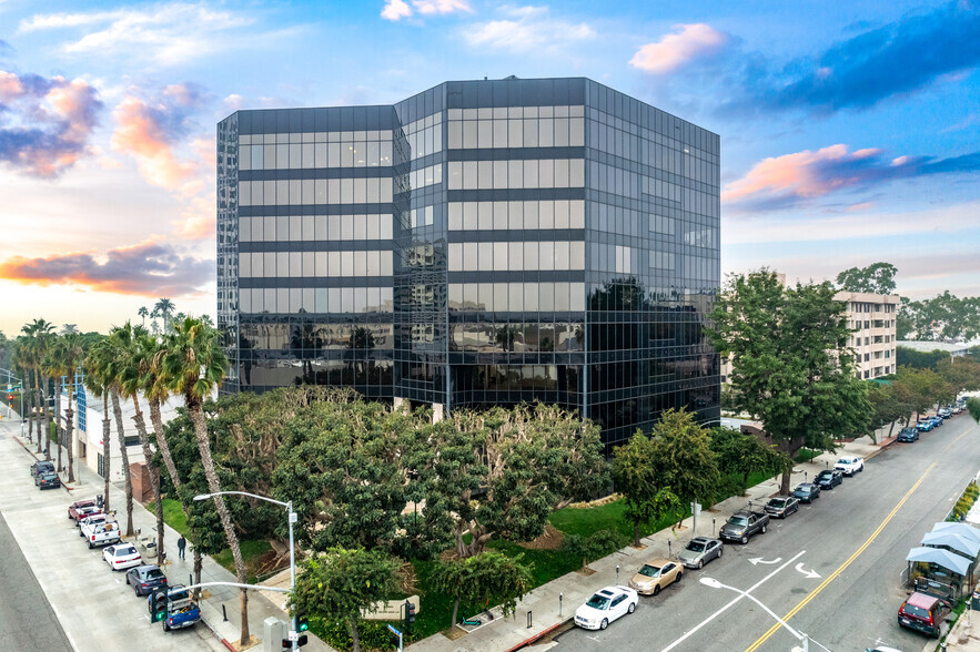 233 Wilshire Blvd, Santa Monica, CA for lease - Building Photo - Image 1 of 11