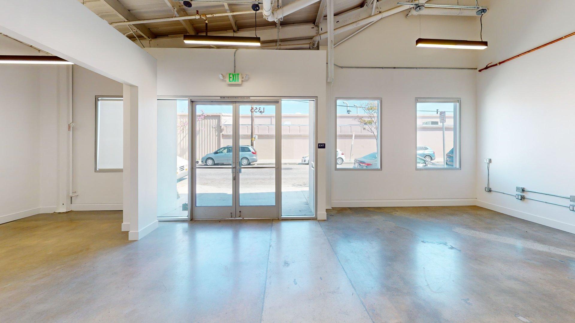 1351 Orizaba Ave, Long Beach, CA for lease Interior Photo- Image 1 of 6