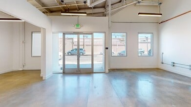 1351 Orizaba Ave, Long Beach, CA for lease Interior Photo- Image 1 of 6