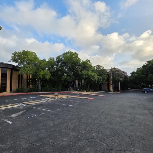 1524 S Interstate 35 S, Austin, TX for lease - Building Photo - Image 3 of 28