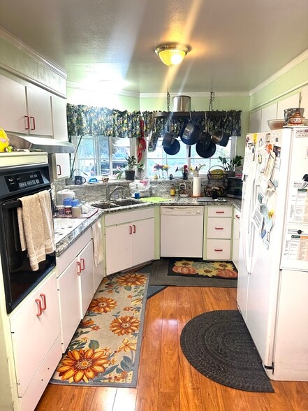 1923 Fallen Leaf Dr, Santa Rosa, CA for sale - Building Photo - Image 3 of 4