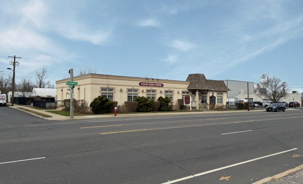 3930 Long Beach Rd, Island Park, NY for sale - Building Photo - Image 1 of 5