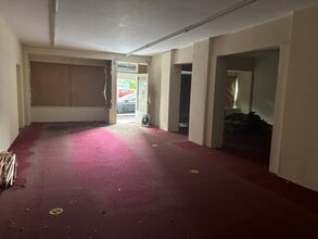 107-115 Glasgow Rd, Dumbarton for lease Interior Photo- Image 2 of 2