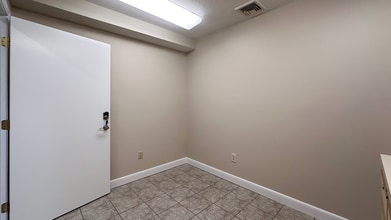 291 Queen St, Bristol, CT for lease Interior Photo- Image 1 of 4