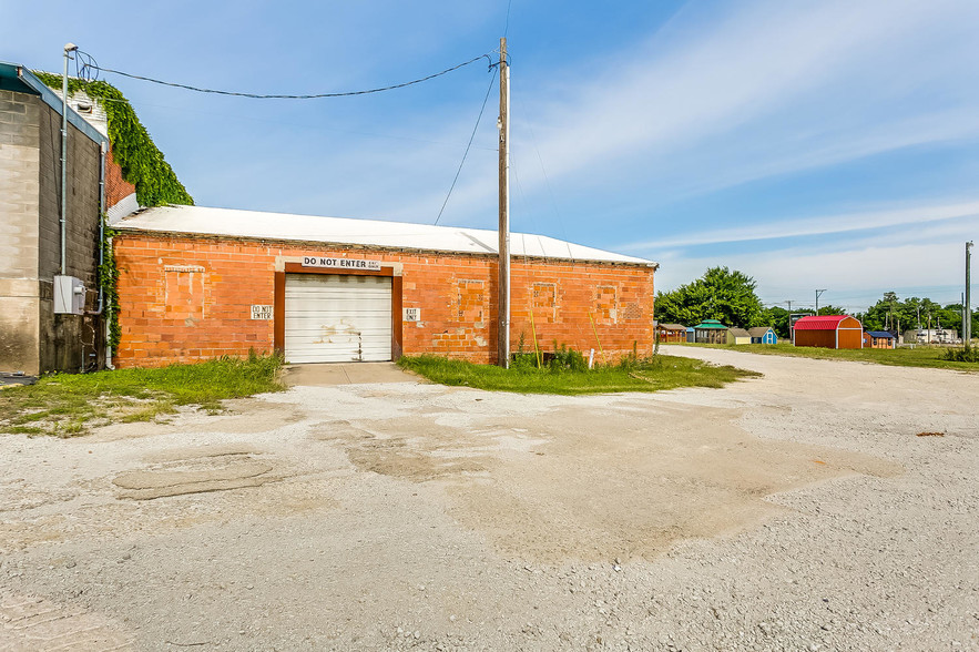 310 N Main St, Weatherford, TX for sale - Building Photo - Image 3 of 113