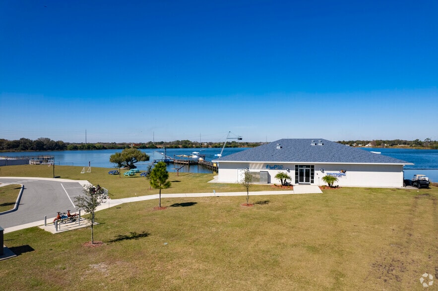 330 Denton Ave, Auburndale, FL for lease - Primary Photo - Image 2 of 13