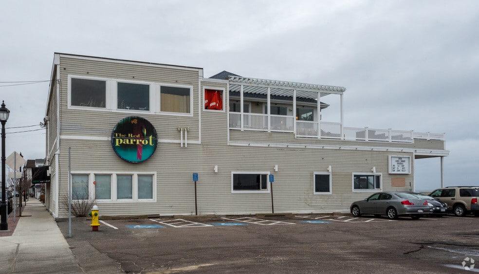 256 Nantasket Ave, Hull, MA 02045