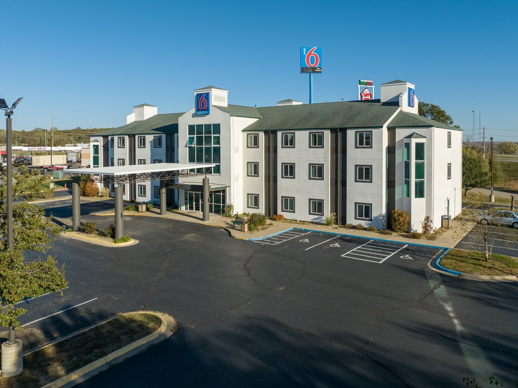 1931 Lacy Dr, Junction City, KS for sale Building Photo- Image 1 of 10