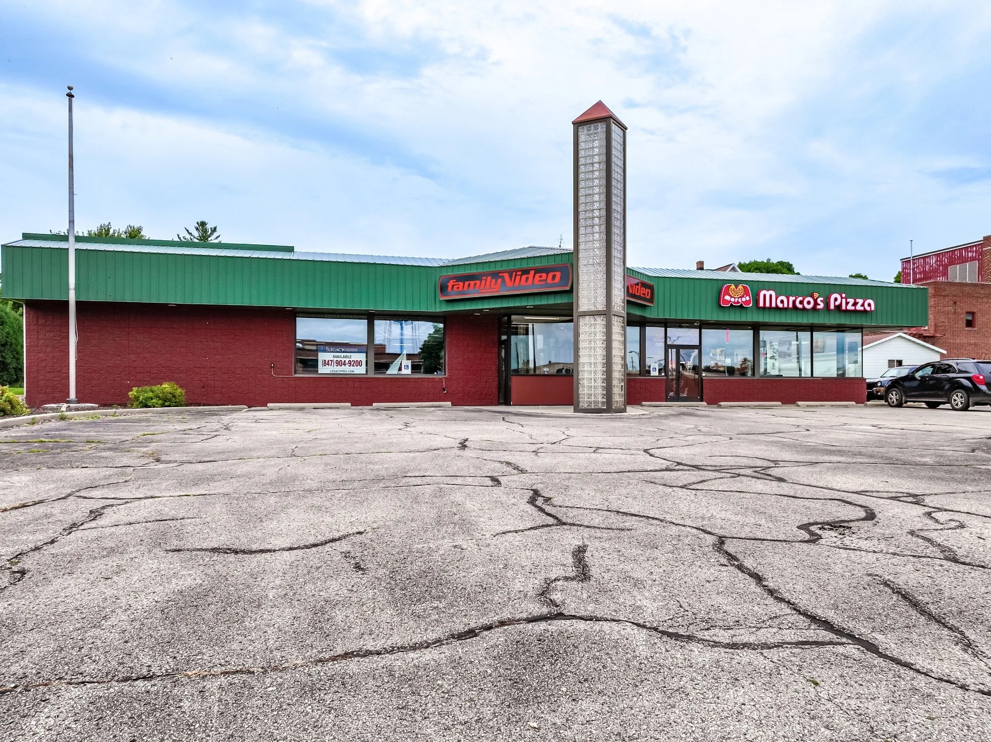 112 W Maple Ave, Beaver Dam, WI for lease Building Photo- Image 1 of 6