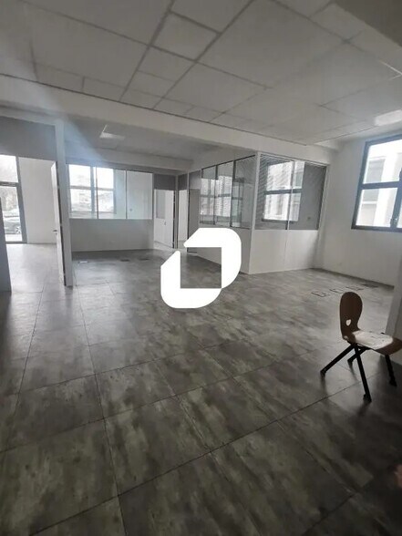 Office in Joinville-le-Pont for lease - Interior Photo - Image 3 of 12