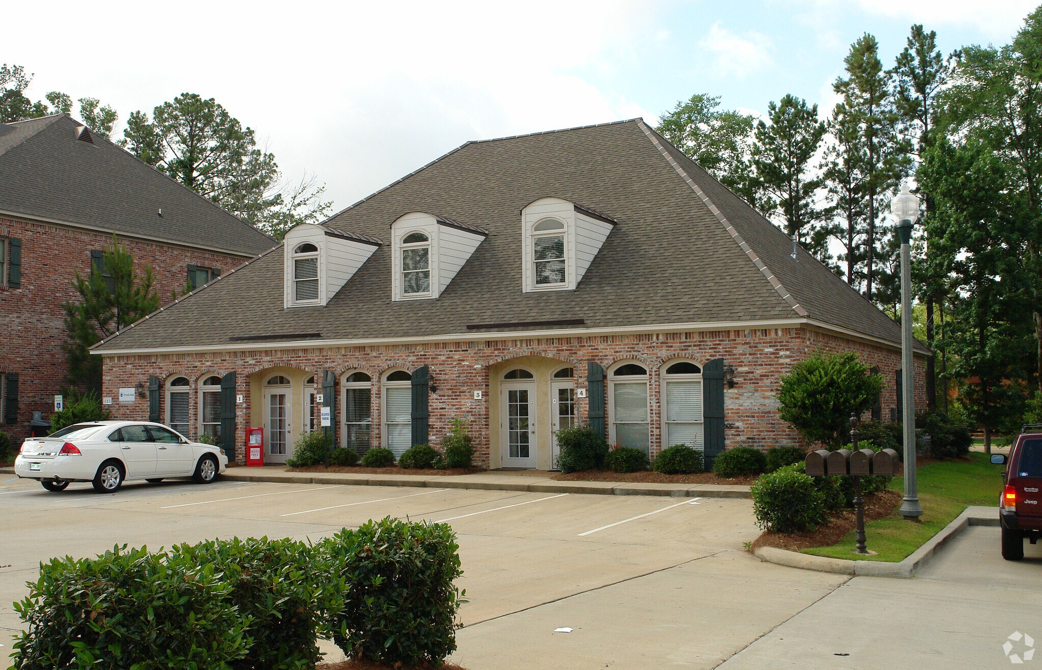 735 Avignon Dr, Ridgeland, MS for sale Primary Photo- Image 1 of 1