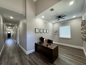 12243 Queenston Blvd, Houston, TX for lease Interior Photo- Image 2 of 13