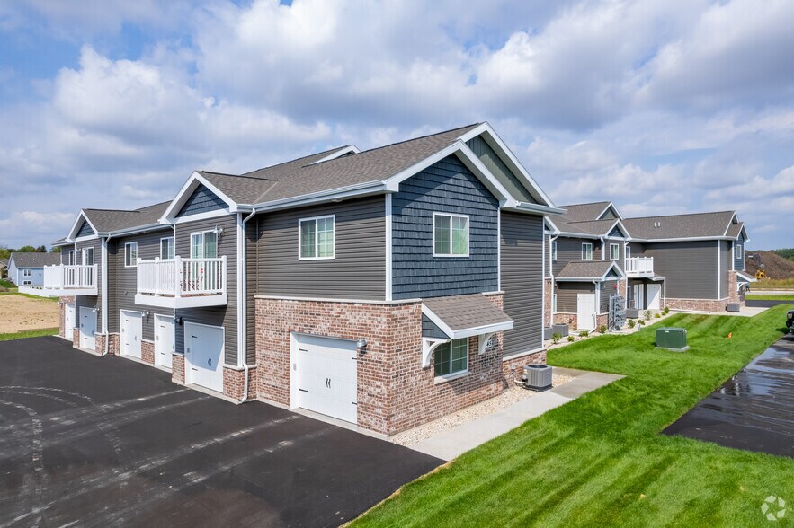 304-345 18th Ave, Union Grove, WI for sale - Primary Photo - Image 1 of 1