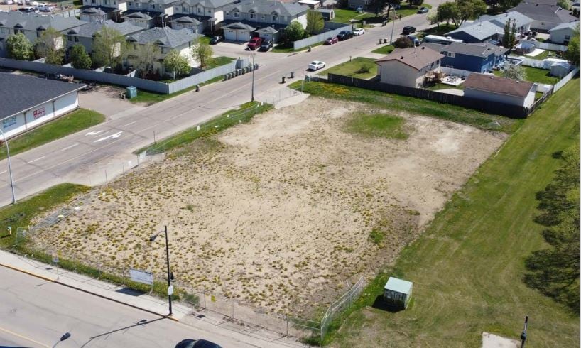 9503 100 St, Morinville, AB for sale - Building Photo - Image 1 of 2