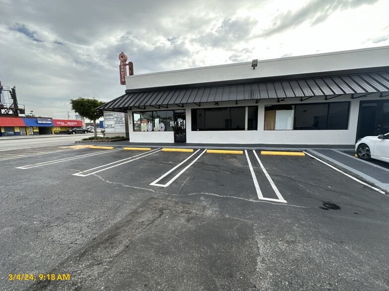 8820 SW 40th St, Miami, FL for lease - Building Photo - Image 2 of 8