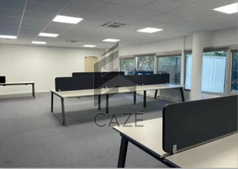 Office in Canéjan for lease - Interior Photo - Image 2 of 5