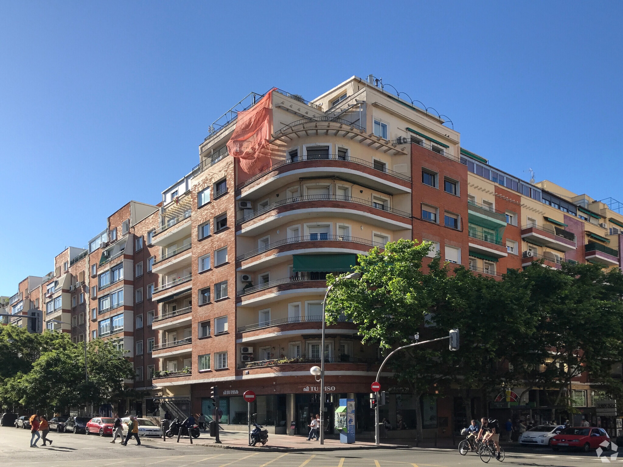 Multifamily in Madrid, Madrid for sale Primary Photo- Image 1 of 2