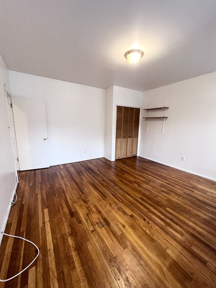 707 E 189th St, Bronx, NY for sale - Building Photo - Image 3 of 41