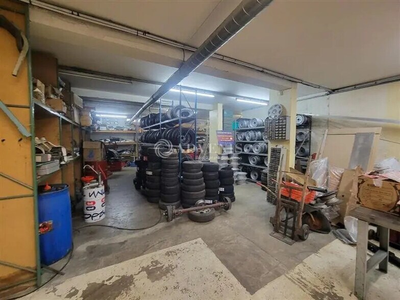 Flex in Saint-Denis for lease - Building Photo - Image 3 of 6