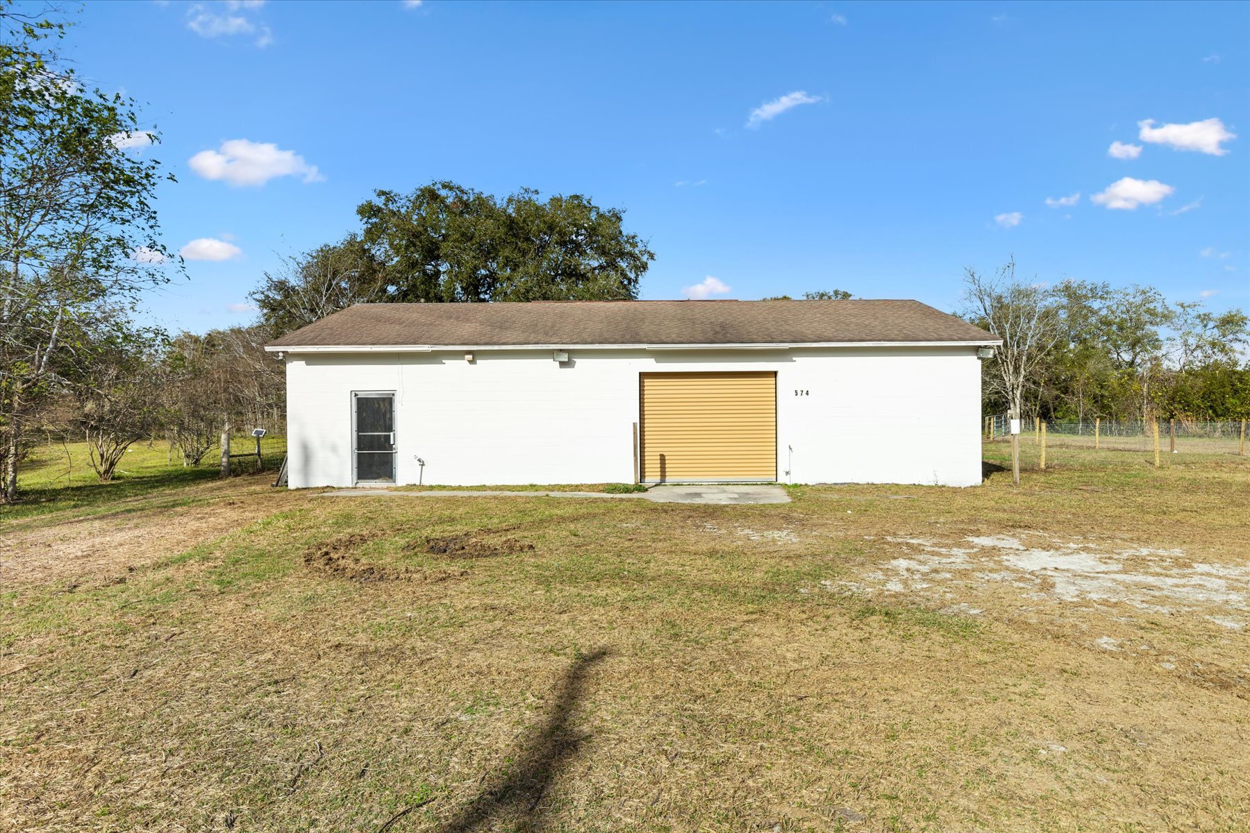 574 W Kings Hwy, Center Hill, FL for lease Building Photo- Image 1 of 21