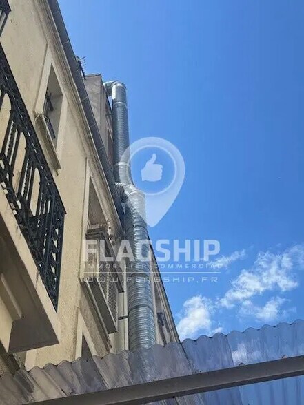 Retail in Paris for lease - Building Photo - Image 2 of 5