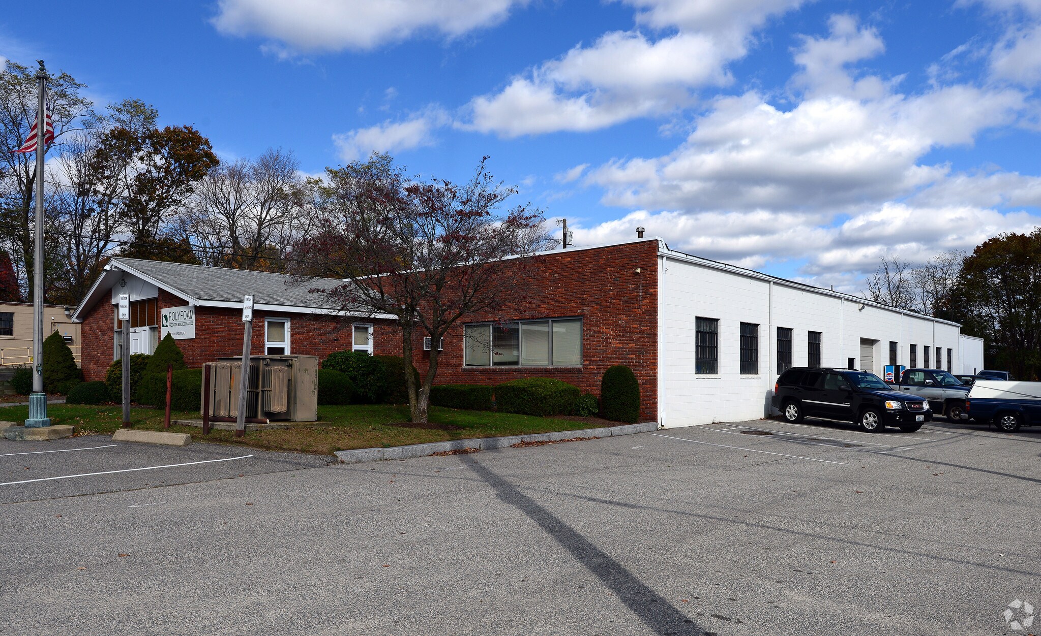 60 Glen Rd, Cranston, RI for sale Primary Photo- Image 1 of 1