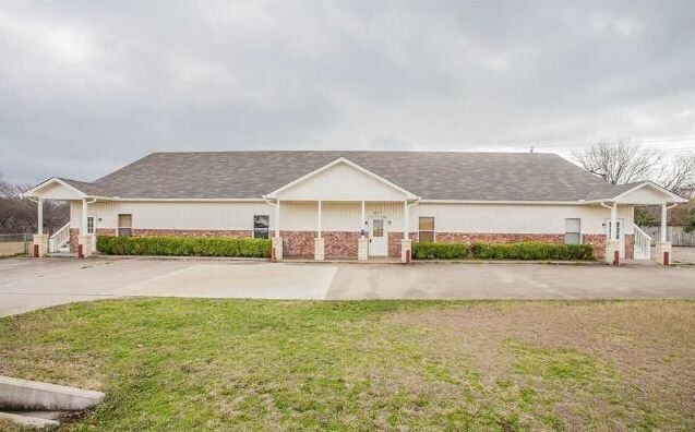 611 Spring Valley Rd, Hewitt, TX for sale - Building Photo - Image 1 of 1