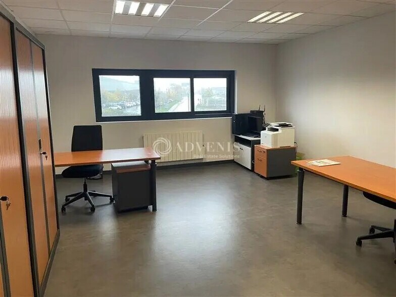 Office in Blois for lease - Interior Photo - Image 2 of 6