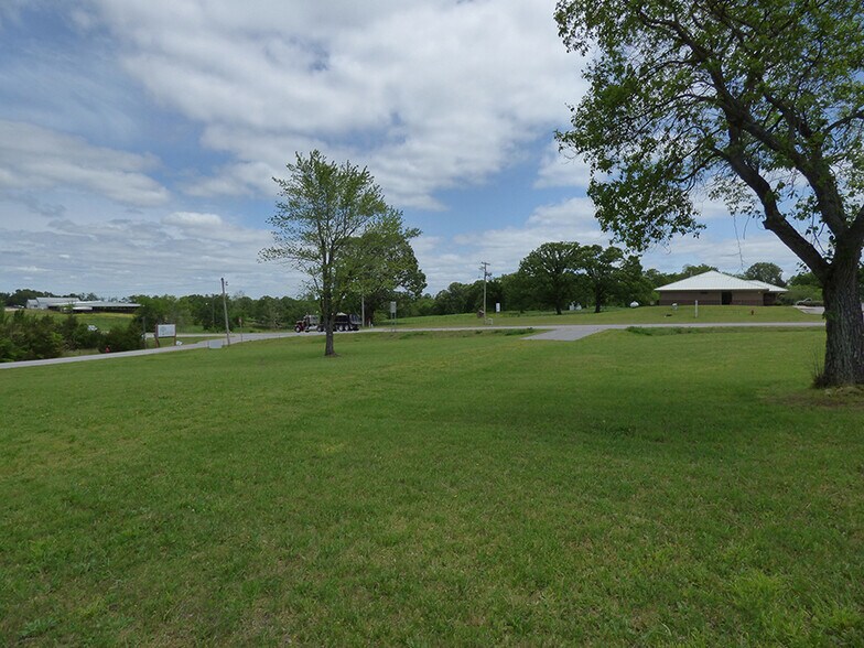 Ash Flat Drive, Ash Flat, AR 72513 Commercial Building Spot