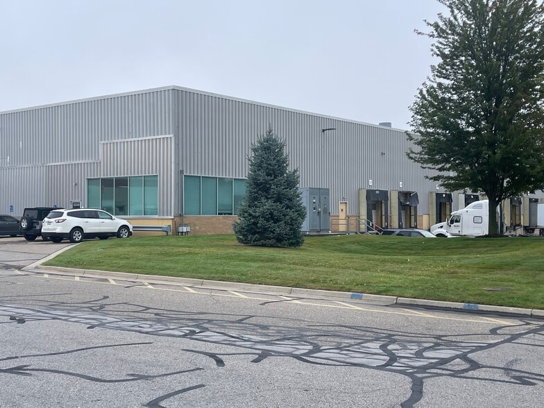 28100-28400 Plymouth Rd, Livonia, MI for lease - Building Photo - Image 2 of 8