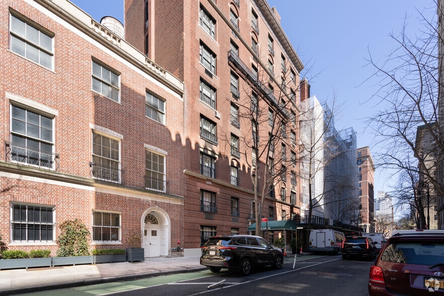 45 E 62nd St, New York, NY for sale - Building Photo - Image 3 of 5