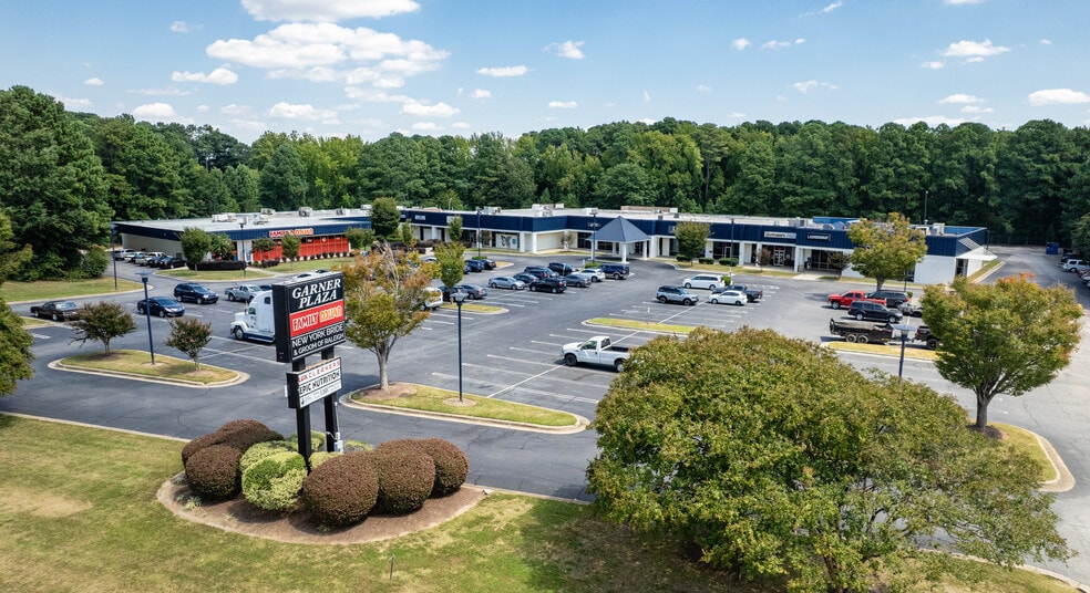 505-537 Plaza Cir, Garner, NC for lease - Building Photo - Image 1 of 19