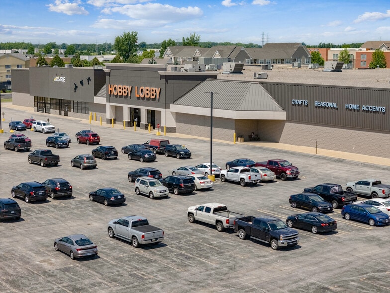 2268-2580 Tittabawassee Rd, Saginaw, MI for lease - Building Photo - Image 3 of 18