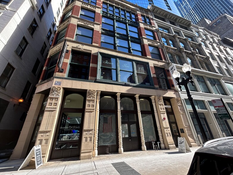 17 S Wabash Ave, Chicago, IL for lease - Building Photo - Image 1 of 10