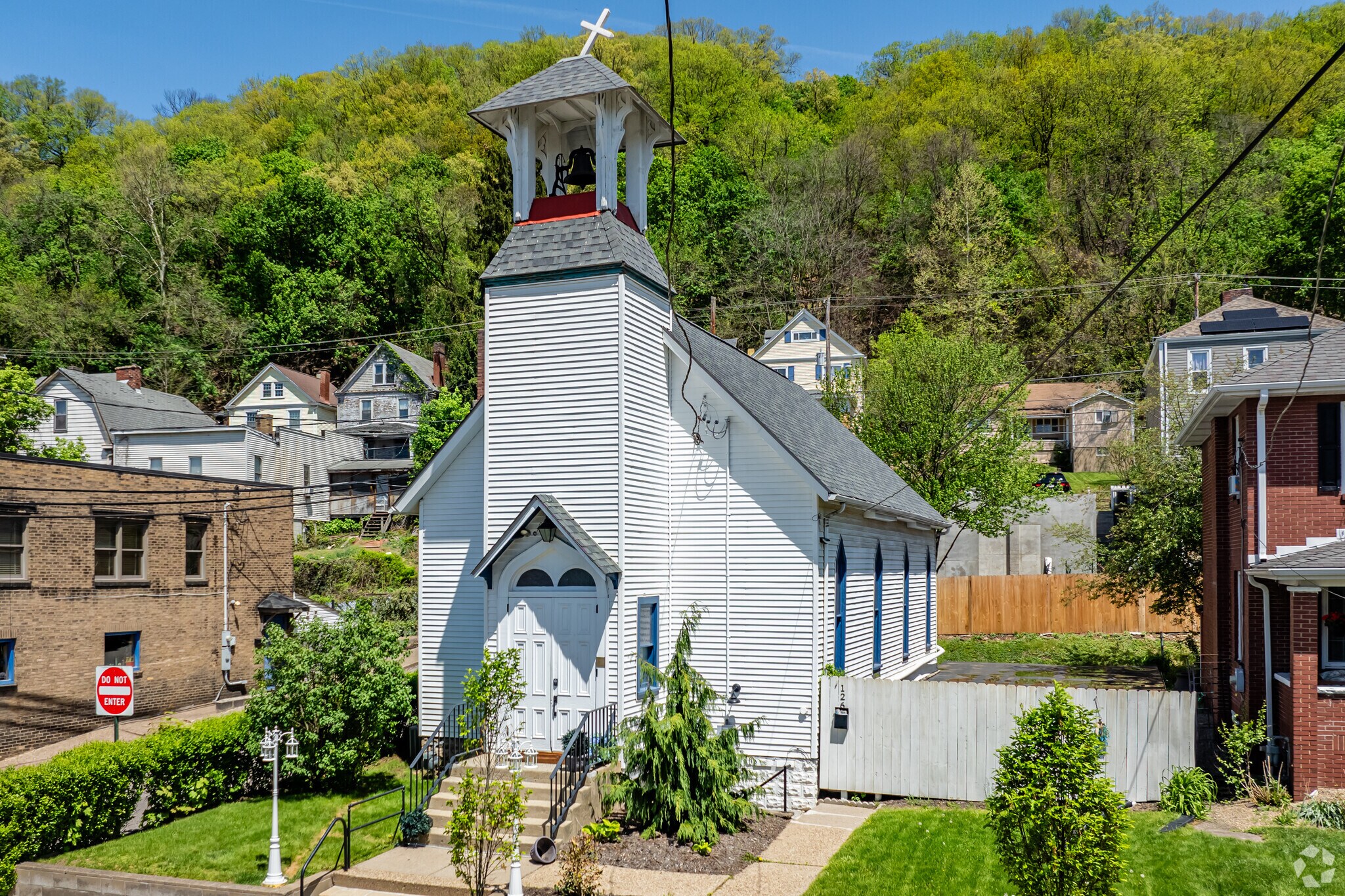126 Broad St, Leetsdale, PA for sale Primary Photo- Image 1 of 1