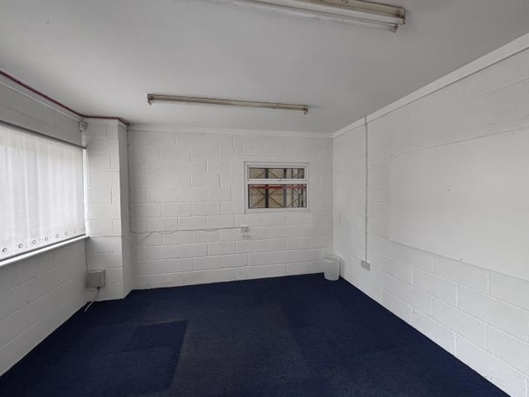 Brunel Ct, Stonehouse, GLS GL10 3SW - Unit D - - Interior Photo - Image 1 of 6