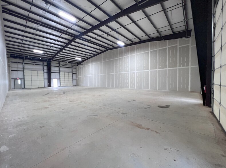 4408 Worthington Dr, Denton, TX for lease - Interior Photo - Image 3 of 6