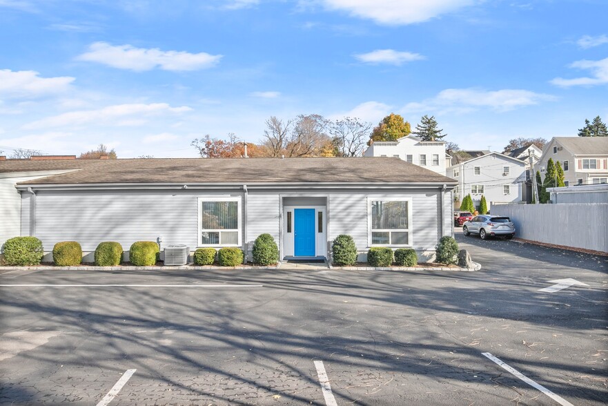 6 Oak St W, Greenwich, CT for lease - Building Photo - Image 1 of 6