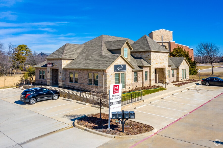 8621 Mid Cities Blvd, North Richland Hills, TX for lease - Primary Photo - Image 2 of 13