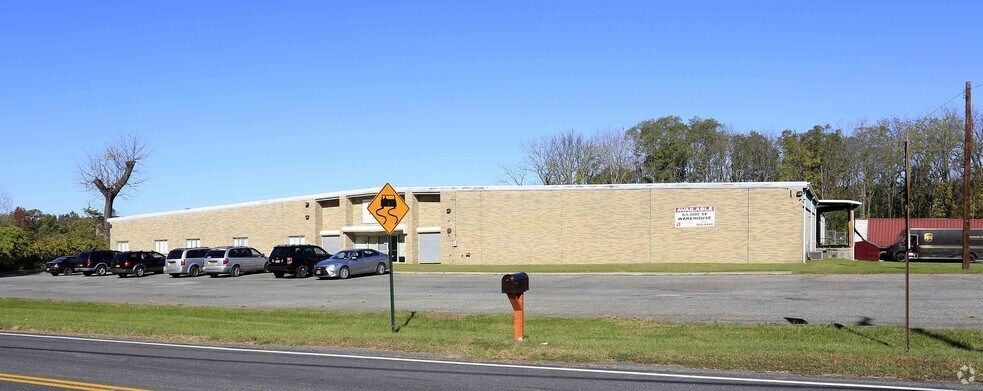 106 Pierces Rd, Newburgh, NY for sale - Primary Photo - Image 1 of 12