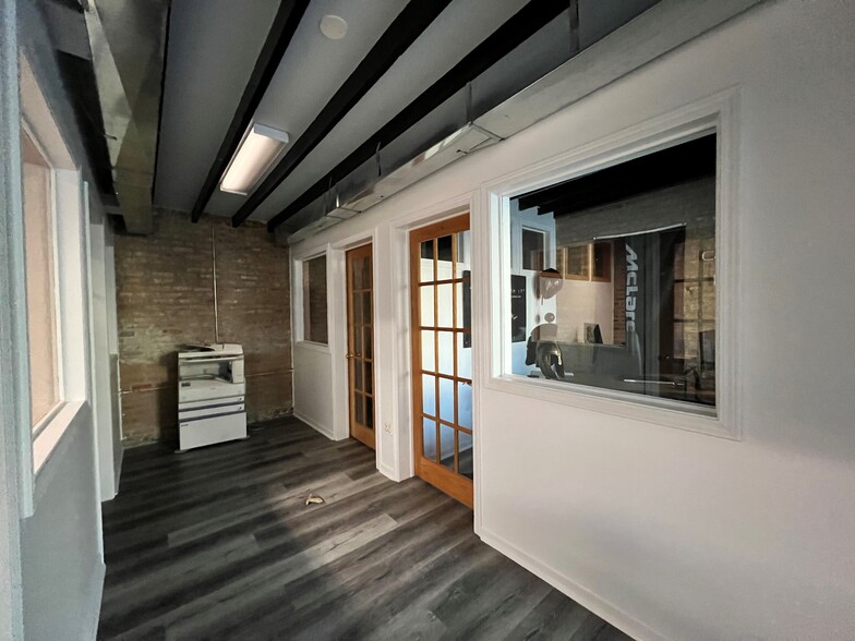 4011 N Lawler Ave, Chicago, IL for lease - Interior Photo - Image 3 of 7