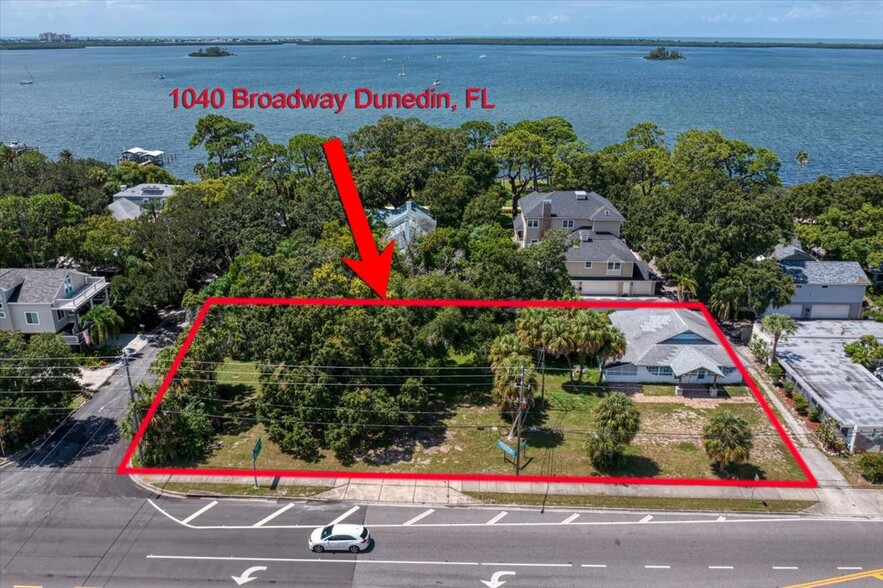 1040 Broadway, Dunedin, FL for sale - Primary Photo - Image 1 of 23