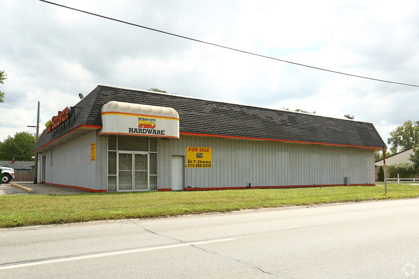 6397 Middlebelt Rd, Romulus, MI 48174