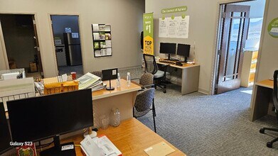 1227 Corporate Center Dr, Oconomowoc, WI for lease Building Photo- Image 2 of 3