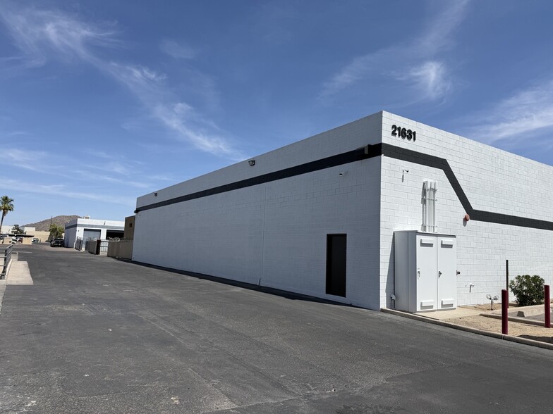 21631 N 3rd Ave, Phoenix, AZ for lease - Building Photo - Image 2 of 2
